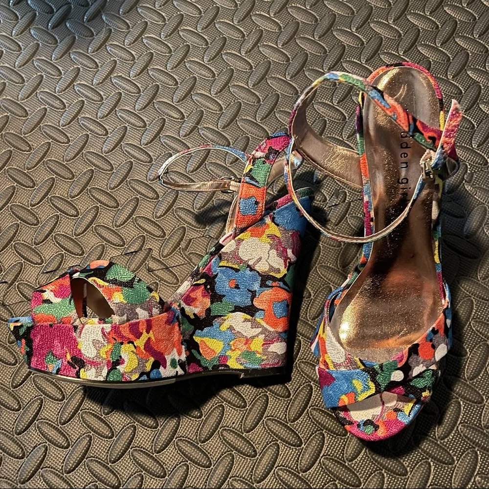 Madden Girl wedges